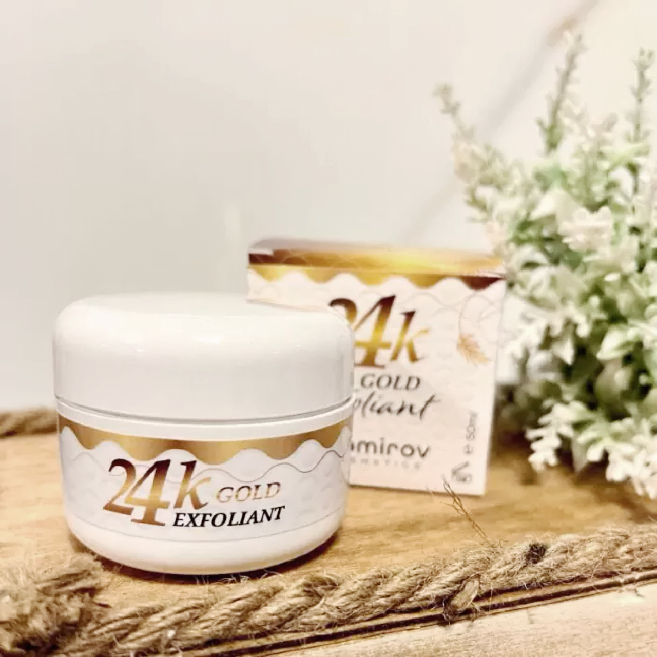 Exfoliant cu aur coloidal 24K, Momirov Cosmetics, 50 ml